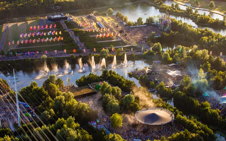 ml 0004 edit by alex 20220827194118 tomdoms 4450