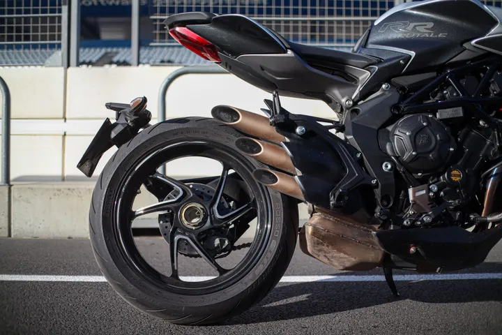 mv agusta brutale 800rr 13