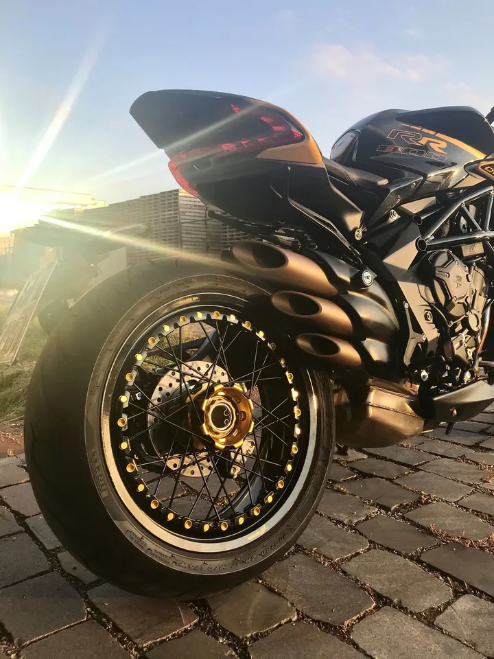 mv agusta dragster 800rr fhm07