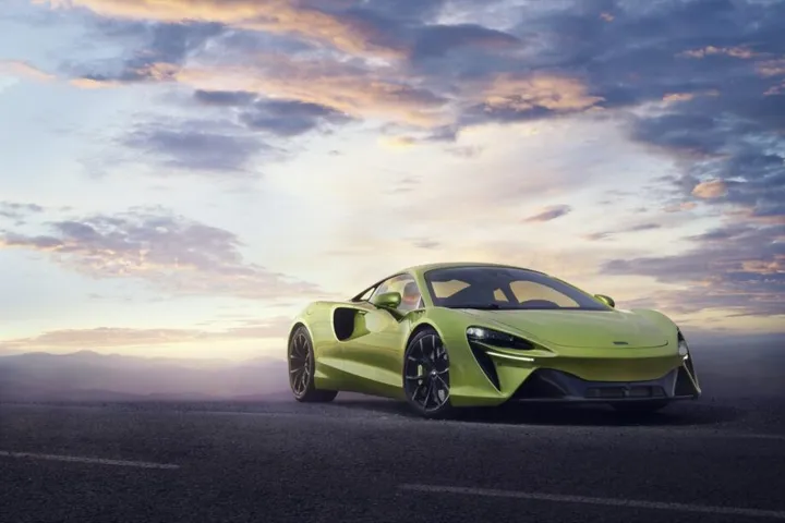nieuwe mclaren artura 2021 970 026 918x612 1