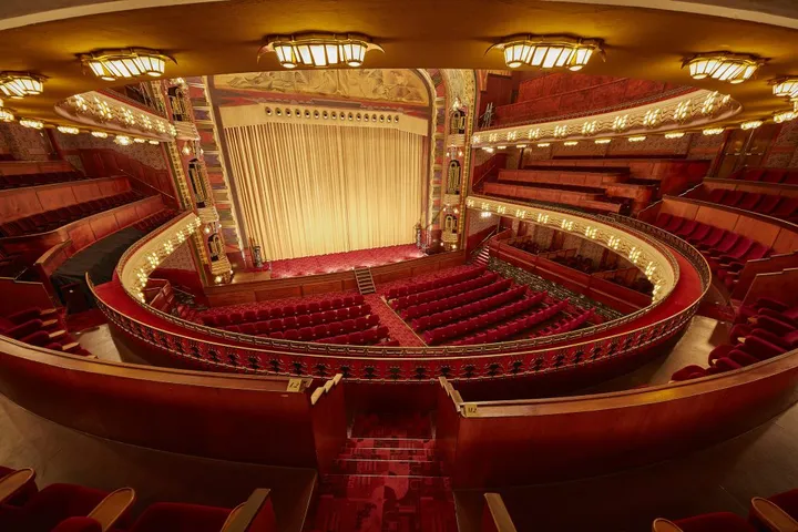 pathetuschinski zaal1i 1024x683