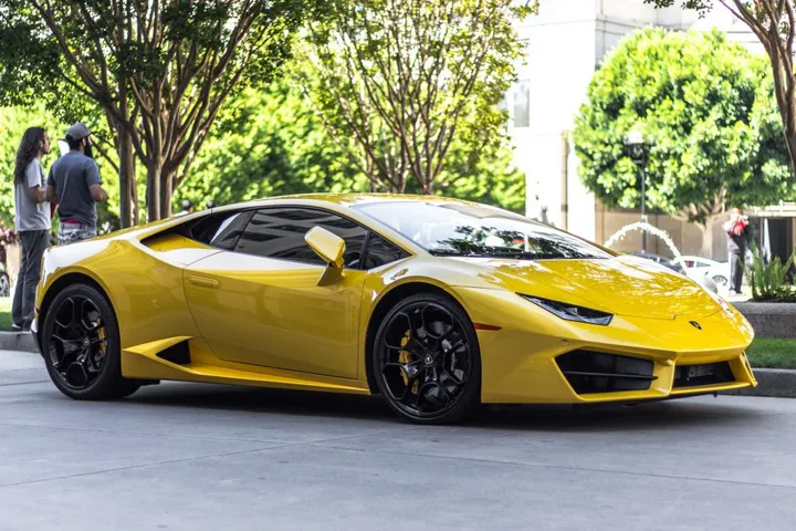 photo 1511919884226 fd3cad34687c 1024x683