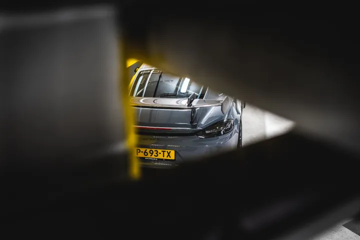 porsche cayman gt4 rs fhm31