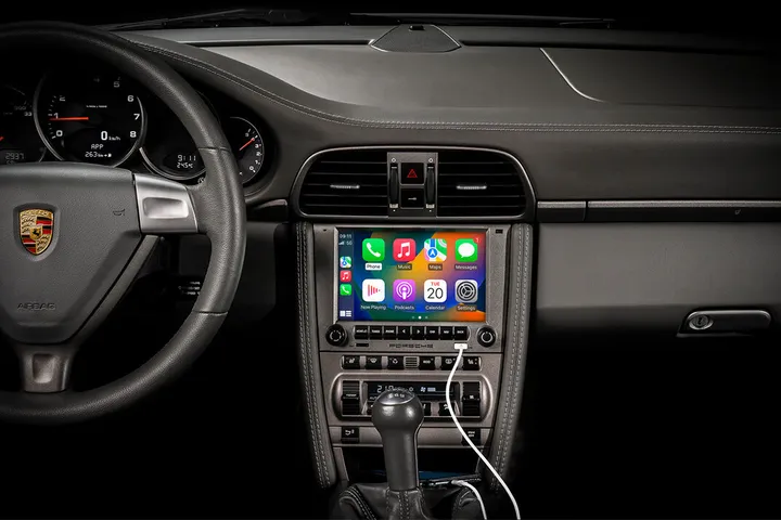 porsche classic infotainment system with carplay 0 hero 1074x716 1
