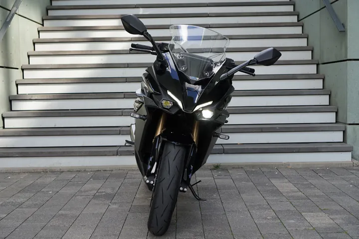 suzuki gsx s1000gt fhm11
