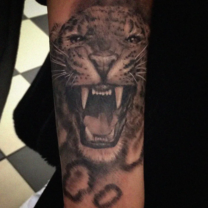 the tattoo artist makes hyper realistic tattoos that look more like they were printed on the skin 600150501b1d5 880