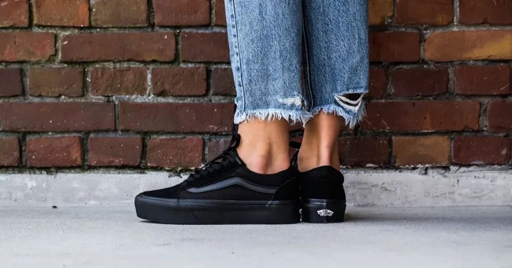 vans old skool platform black black1 1600 1 1024x538