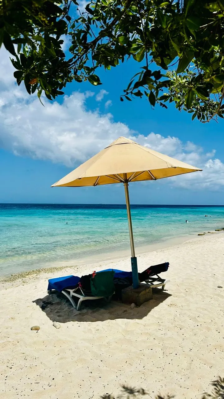 Op het strand in Porto Marie.