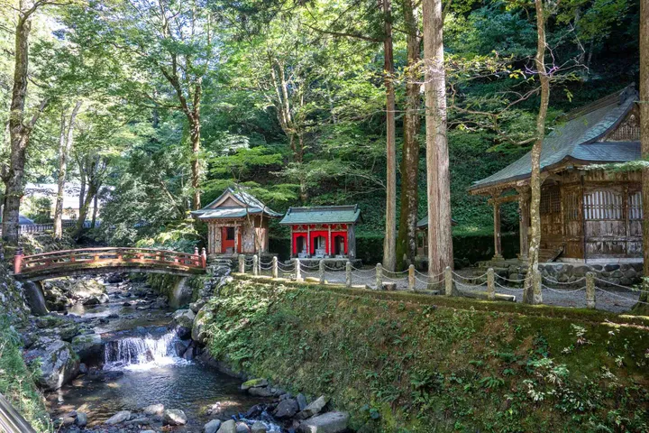 hokuriku japan cr web 04461