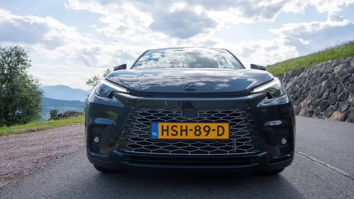 Roadtrip Italië_Lexus LBX 2025 FHM Web_2-07051 kopie