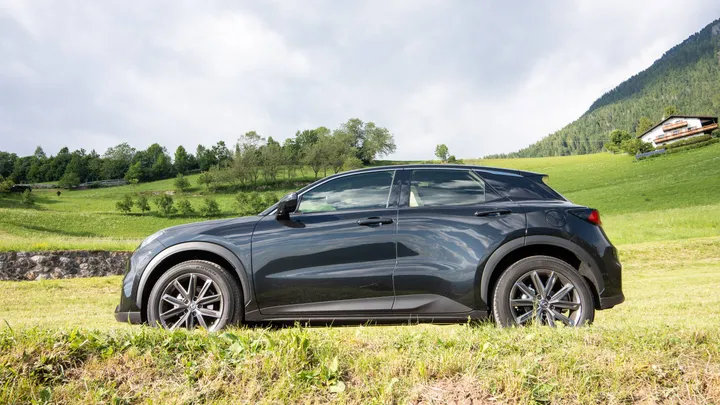 Roadtrip Italië_Lexus LBX 2025 FHM Web_2-07087 kopie