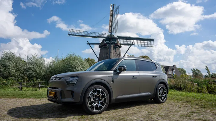 SMART_5_REVIEW_2025_FHM Web-07260