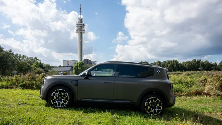 SMART_5_REVIEW_2025_FHM Web-07354