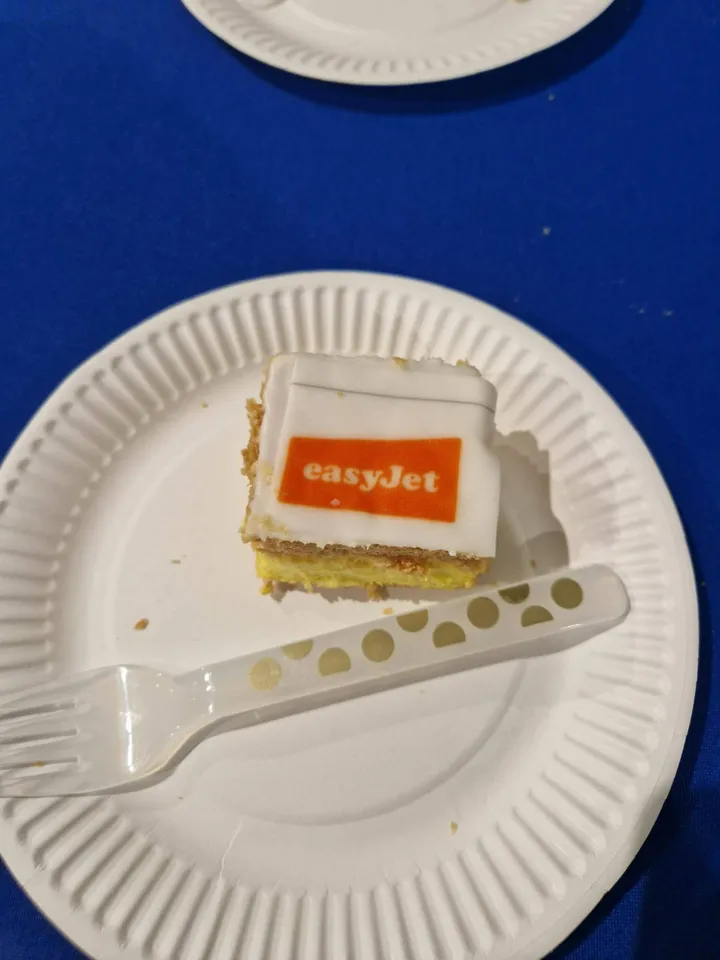 WhatsApp Image 2025-10-08 at 09.02.12 (1)