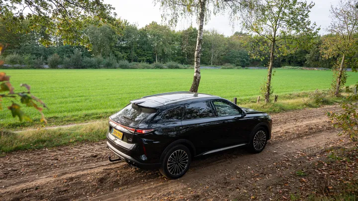 Omoda 9 Review FHM-07605