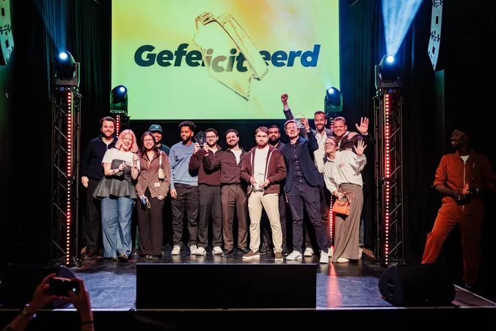 Team van New York Pizza met met Thuisbezorgd.nl Award 2025 voor Beste Internationale Keten, van Thunderbuns met Thuisbezorgd.nl Award 2025 voor Beste Nationale Keten, eigenaren van La Pizzeria uit Almere met Thuisbezorgd.nl Award 2025 voor Beste Nieuwkomer en eigenaren van Tres Amigos met Thuisbezorgd.nl Award 2025 voor Gamechanger.