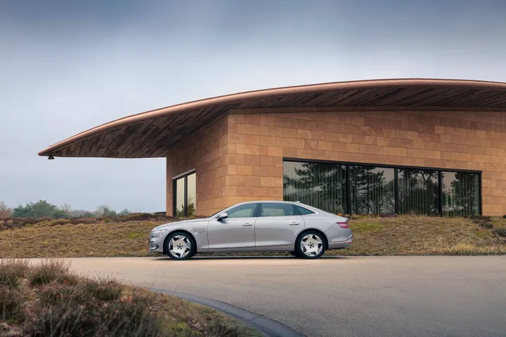 GenesisG80-EVV-1 kopie