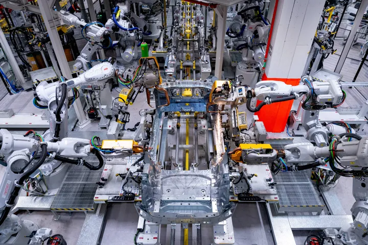 Volvo_EX60_Start_of_Production