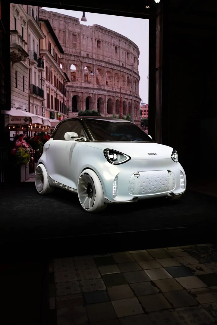 smart_concept_hashtag2_Rome_Exterior_1