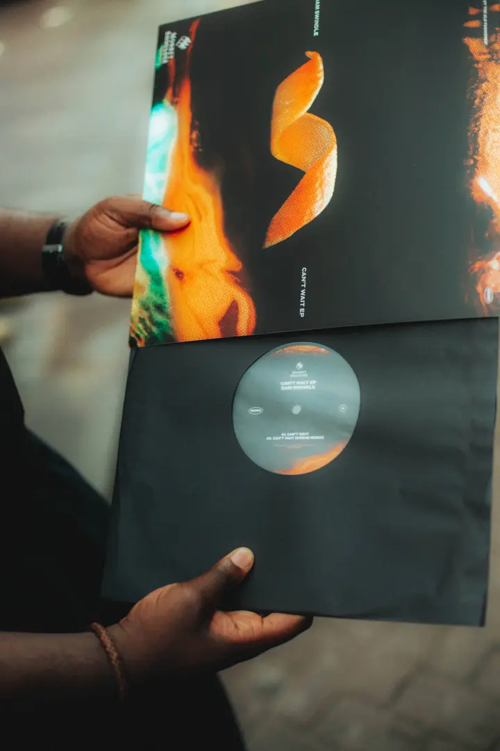 Monkey Shoulder - EP Release Dam Swindle - LR-180