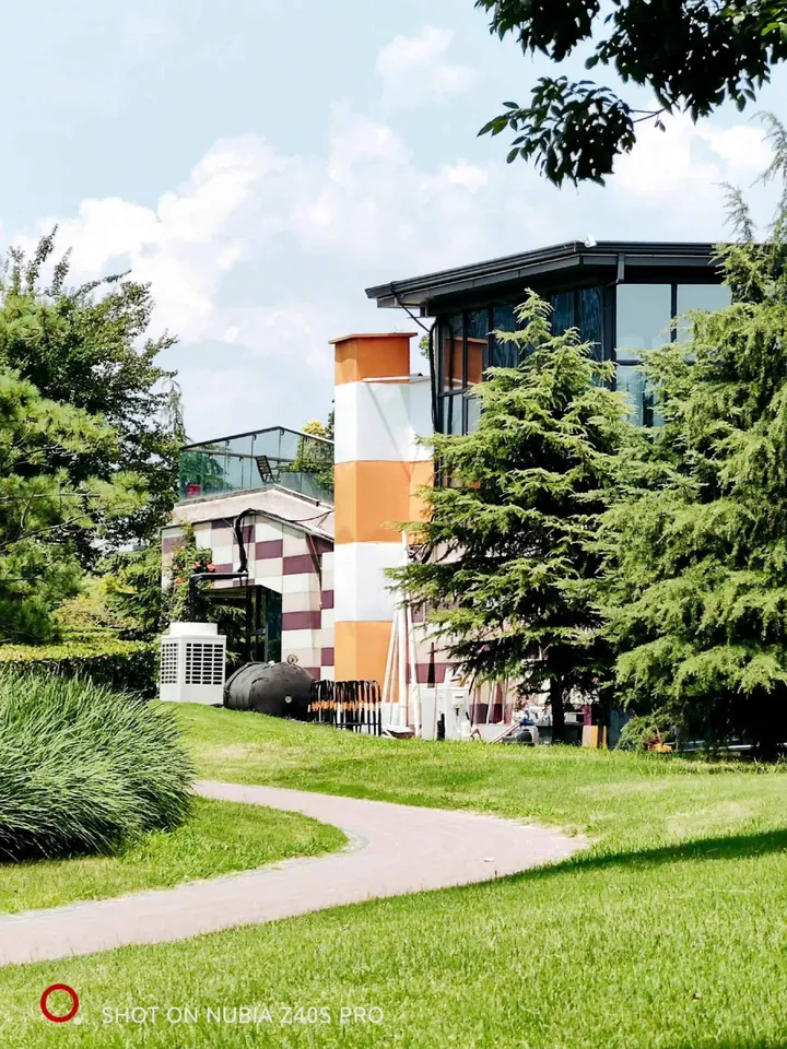 002lvaigly1h4ecklq4sej61w02iox6q02 scaled