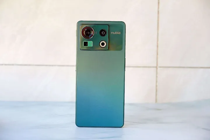 006bwonyly1h4dez7jesej32bc1jke81