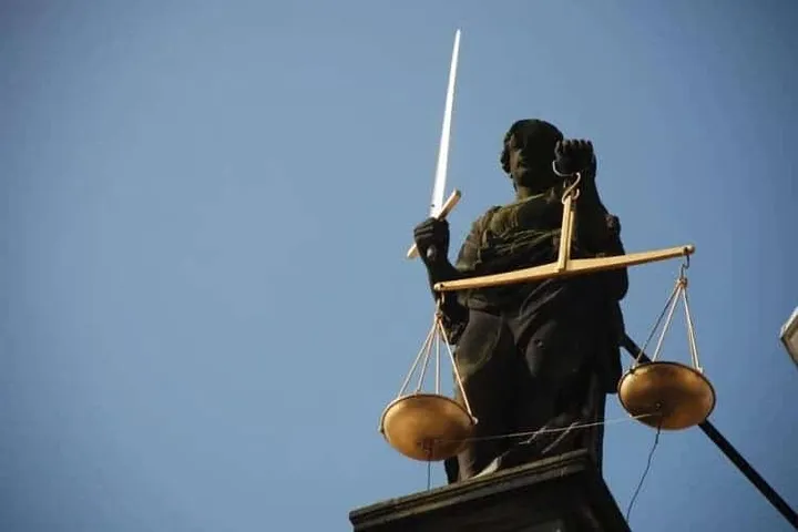 1629