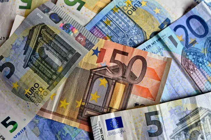 4ec1f7f6 e499 4c45 a603 f624fd38d234