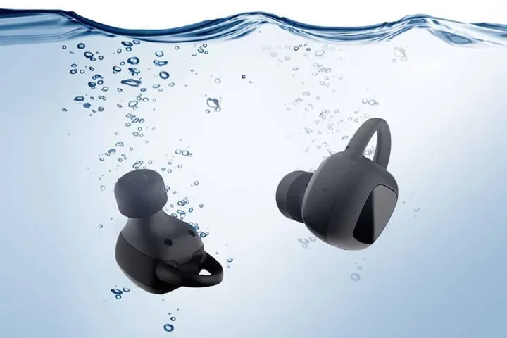 aria waterproof earbuds 4