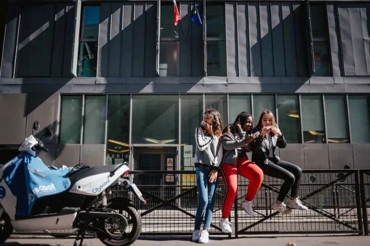 best smartphones for students