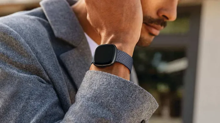 best smartwatches in singapore 2022 fitbit versa 3