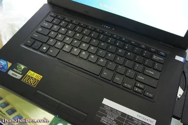 classic black 14 inch laptop keyboard