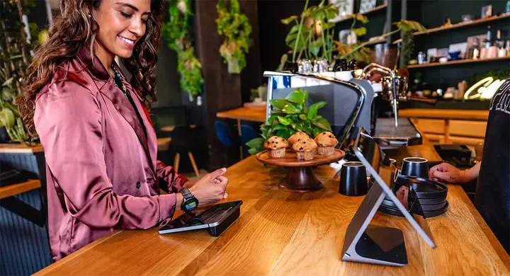 contactless payments with amazfit balance