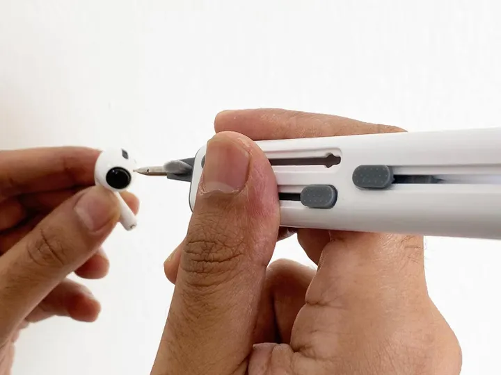 earbuds cleaning tool