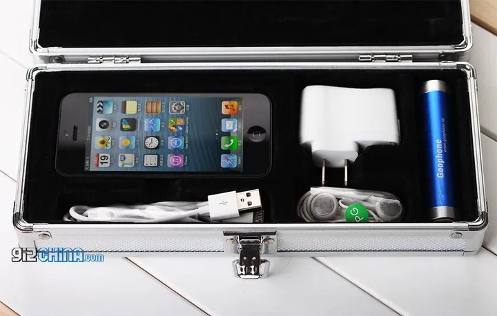 goophone i5 iphone 5 clone box and accessories leaked 1