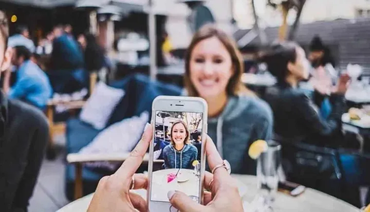 how to post a live photo on instagram