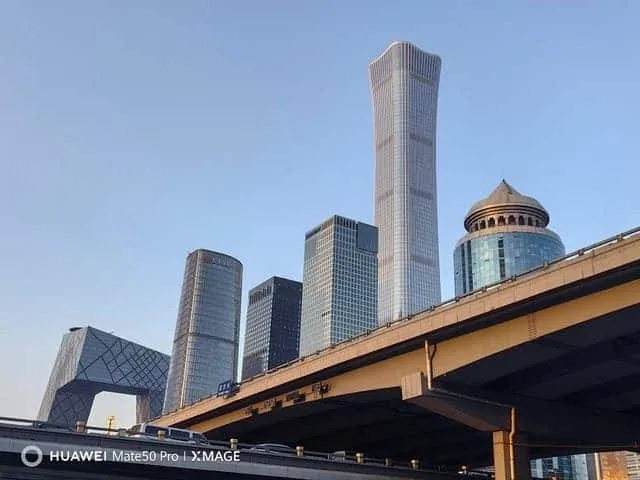 huawei mate 50 pro vs iphone 14 pro daytime