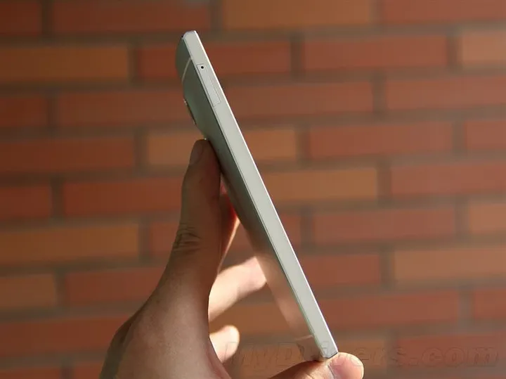 iuni u2 review 10