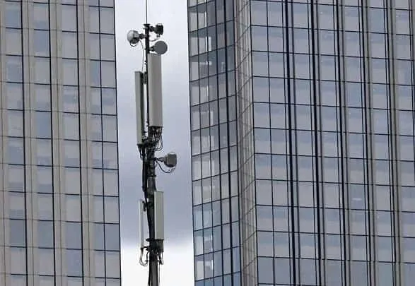 kmo 185876 00279 1 t245 210945