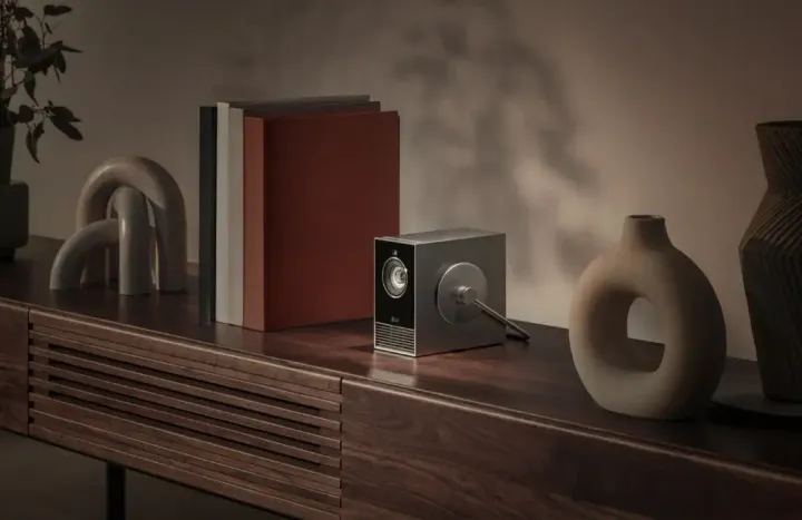 lg cinebeam qube 2