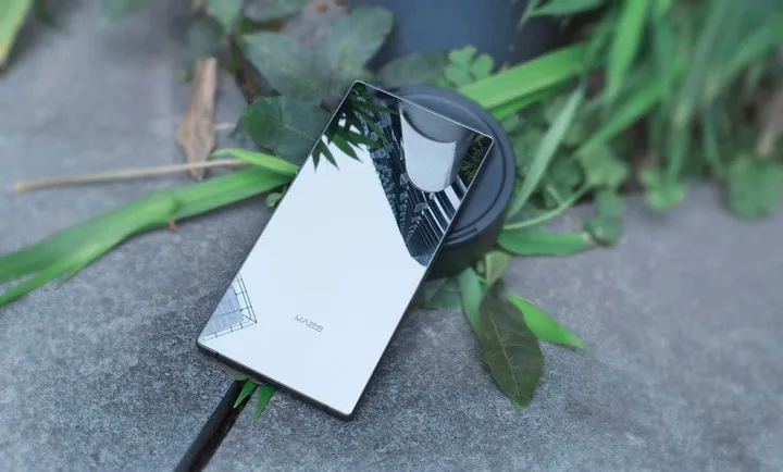 maze blade 001