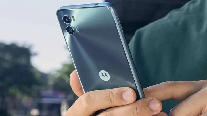 moto e22s camera