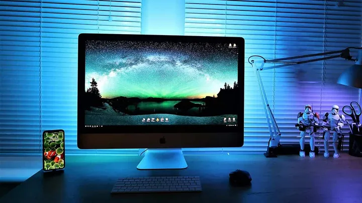 polaromagnet pirouq a8j0 unsplash