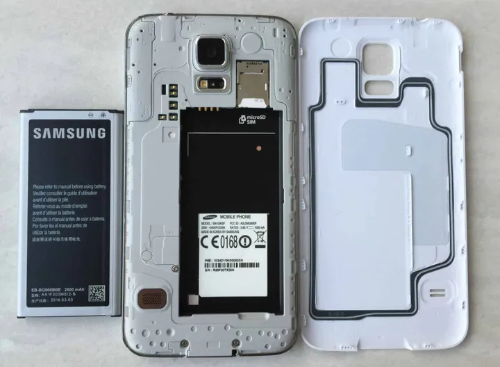 removable vs non removable battery