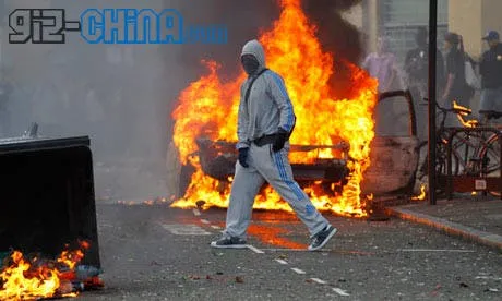 riots break out in north