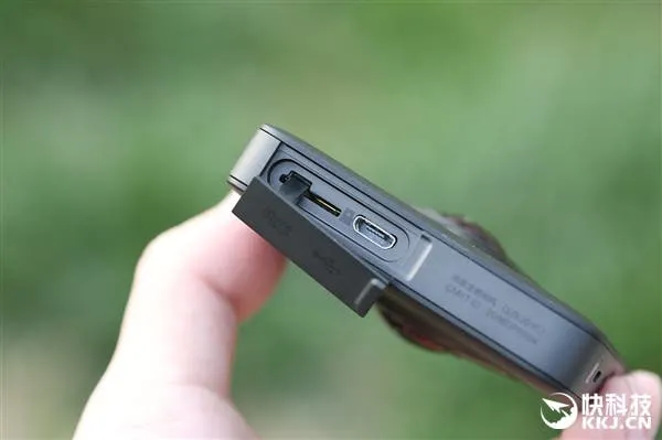 s 54f0136d9dae45b18125357dc9a40bbe