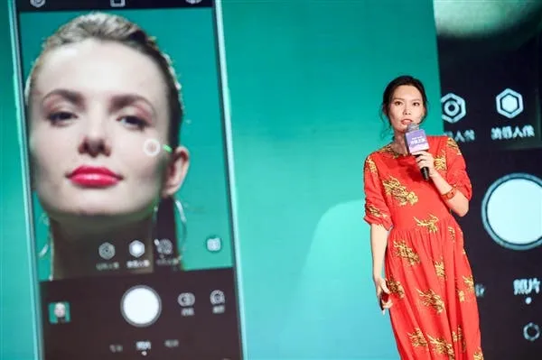 s 8c688c44a81044d48bea23b7d8672ddc