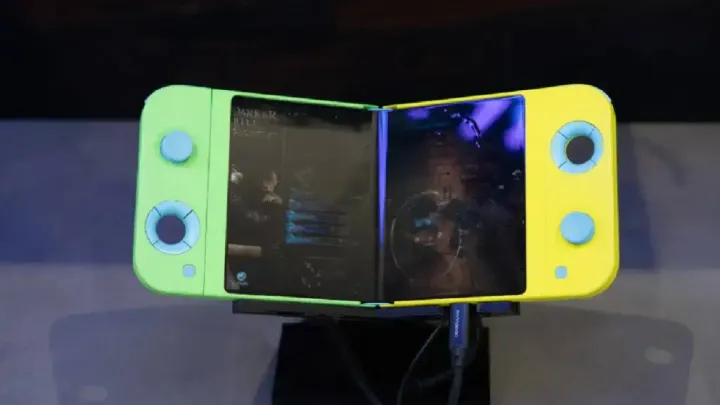 samsung displays folding handheld console concept