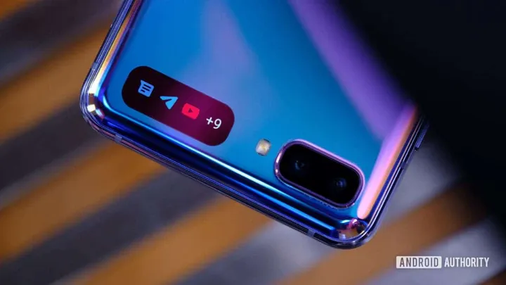 samsung galaxy z flip small display with notifications 1200x675 1