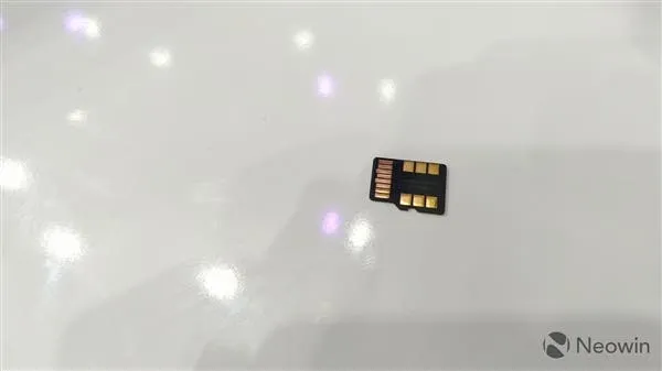 sd card and sim 1